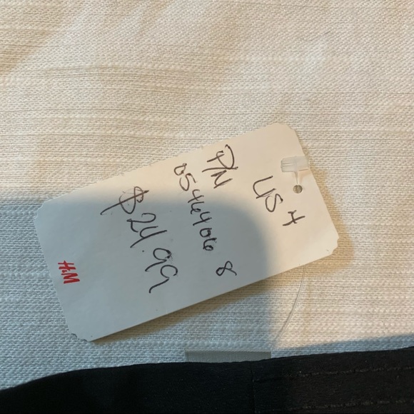 H&M black skirt size 4 - Picture 3 of 4